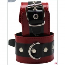 Узкие кожаные лакированные наручники, цвет красный, Подиум Р2191, длина 28 см.