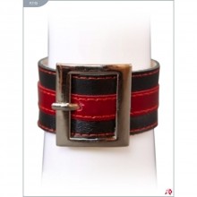 Кожаный браслет с квадратной пряжкой и красной вставкой, цвет черный, Подиум Р2110, бренд Фетиш компани, One Size (Р 42-48)