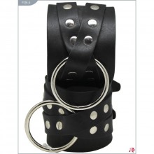 Кожаные наручники с крестовой обшивкой и клепками, цвет черный, Подиум Р218-Б, длина 28 см.