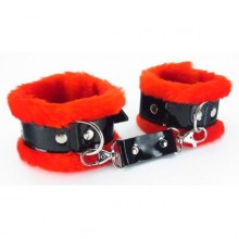 БДСМ наручники с мехом от компании BDSM Light, цвет красный, размер OS, 710002ars, One Size (Р 42-48)