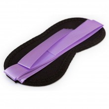 Маска на глаза «Purple Black» с фиолетовыми завязками от компании Пикантные Штучки, цвет черный, DP541, из материала полиэстер, One Size (Р 42-48)