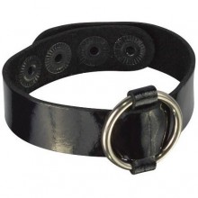 Черный лаковый кожаный браслет с колечком, длина 21 см.
