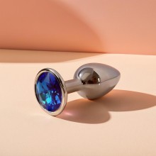 Серебристая анальная пробка металлическая с синим кристаллом «Fantasy Toys M», 06815 M, длина 8 см.