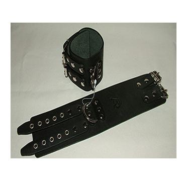 Наручники широкие черные без подкладки, Подиум P22А-Б, из материала Кожа, длина 40 см.