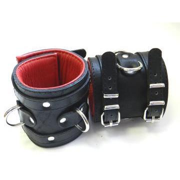 Подиум черно-красные наручники широкие из натуральной кожи, бренд Фетиш компани, длина 31 см.