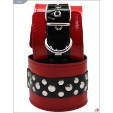 Лакированные кожаные наручники на мягкой подкладке, цвет красный, Подиум Р2101, бренд Фетиш компани