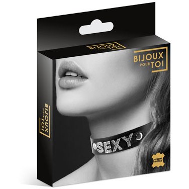 Чокер с надписью «Sexy Collier Strass Sexy Cuir Bovin» от компании Bijoux Indiscrets, цвет черный, размер OS, 6050120010, из материала Кожа, длина 46 см., со скидкой